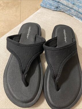 Black Cushioned Foam Thong Sandals